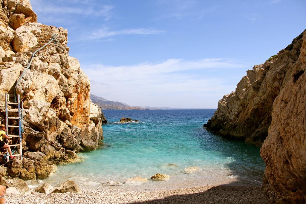 Kathys Island Retreat Aparthotel Adia Bagian luar foto